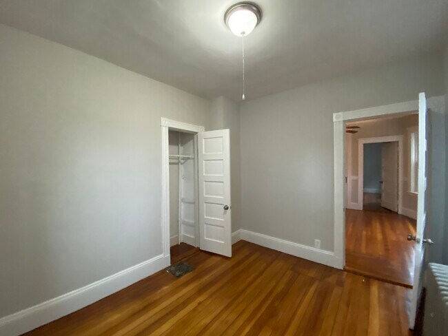 Building Photo - 38 Bellevue St