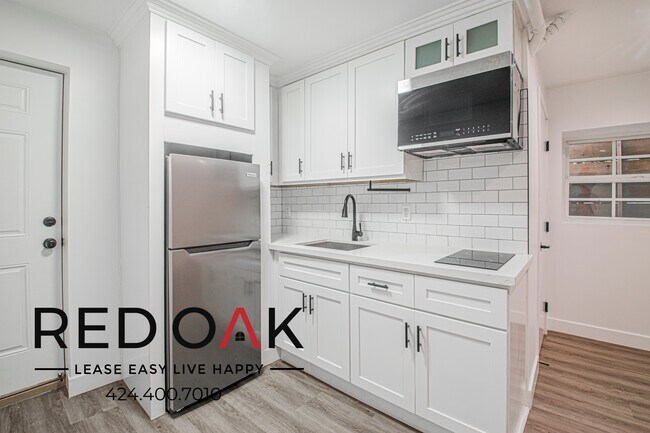 Foto del edificio - 240 N Van Ness Ave