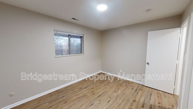 Foto del edificio - 7837 N Main St