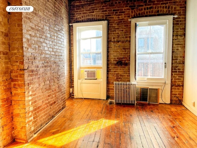 Building Photo - 50 E 1st St