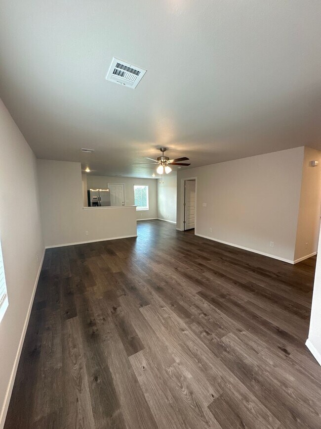 Foto del edificio - Newer 3-Bed, 2-Bath Home in Claremore — Modern Comfort & Style Designed for You