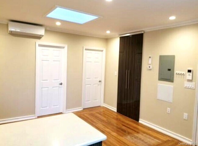 Foto del edificio - 99-15 Ascan Ave