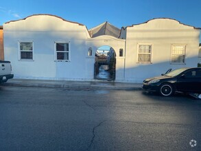 Building Photo - 940 S Downey Rd