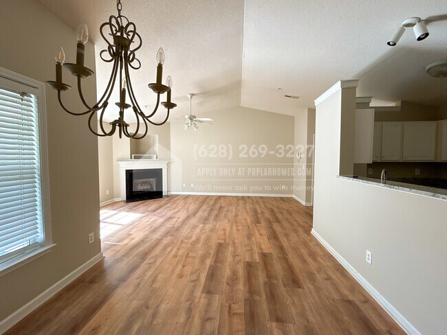 Foto del edificio - 433 Scholastic Dr