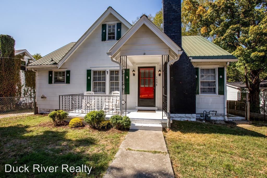 Primary Photo - 1608 Columbia Ave