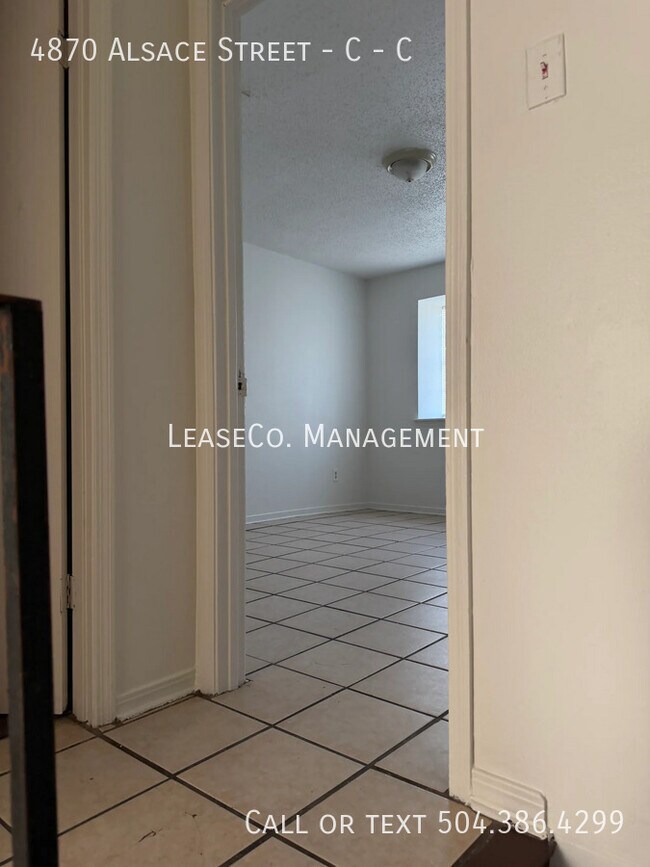 Foto del edificio - 4870 Alsace St