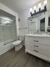 Building Photo - 457 Vista Isles Dr