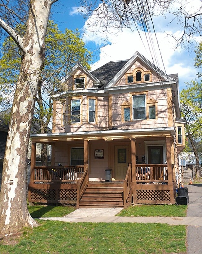 Building Photo - 509 Columbus Ave