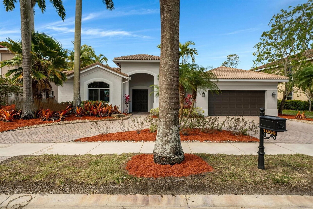 Primary Photo - 1666 Victoria Pointe Cir