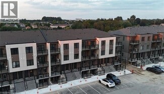 Building Photo - 940 St David St N