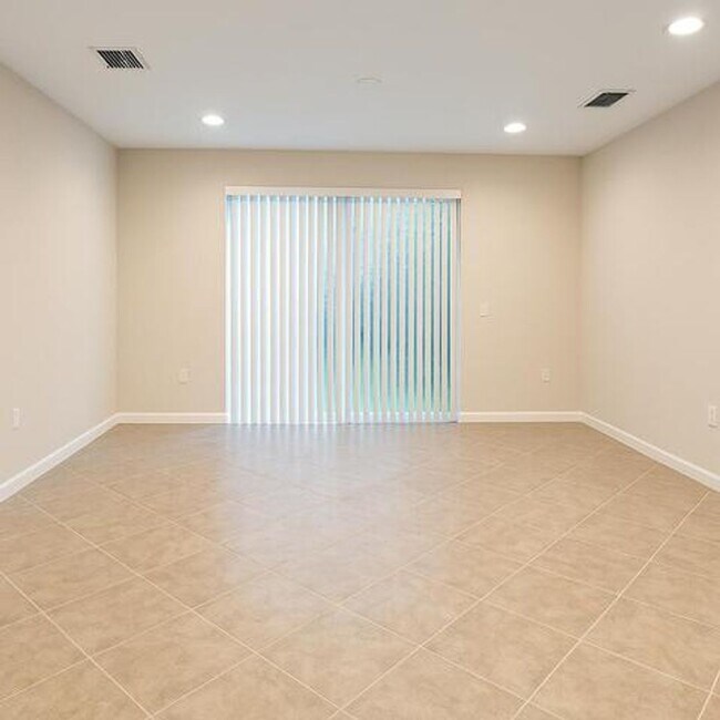 Foto del edificio - 5131 NW 30th Terrace