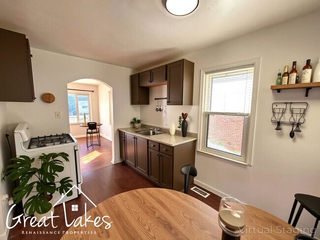 Foto del edificio - Beautiful 3 Bedroom 1 Bathroom now availab...