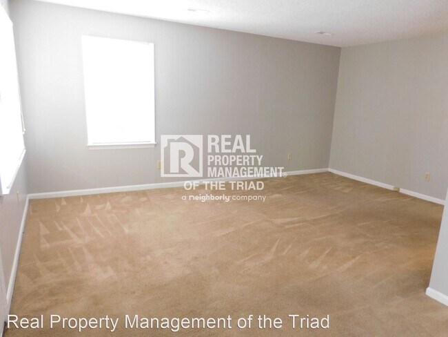 Foto del edificio - 3 br, 1 bath House - 216 Matt Place