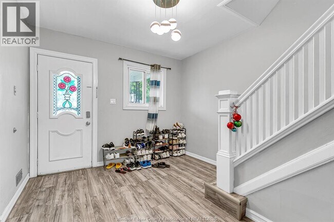 Photo du bâtiment - 932 Hall Ave