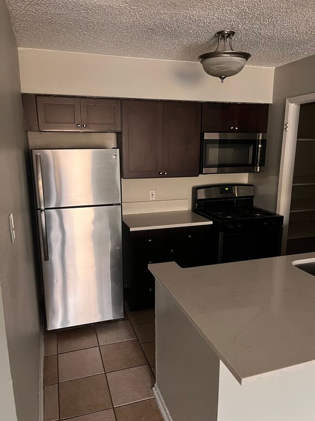 Foto del edificio - 2 Bed Condo in Travis Heights w/ Downtown ...