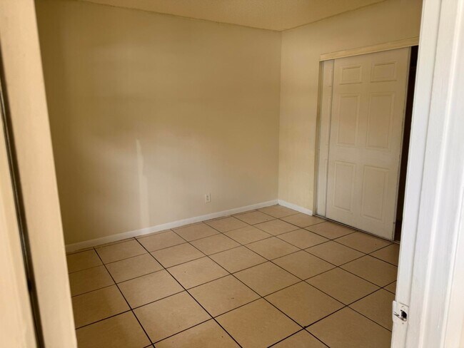 Foto del edificio - 1117 Goldenrod Rd
