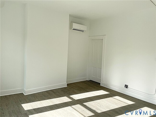 Building Photo - 102 N Lombardy St