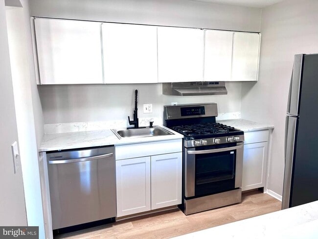 Building Photo - 546 Wilson Bridge Dr