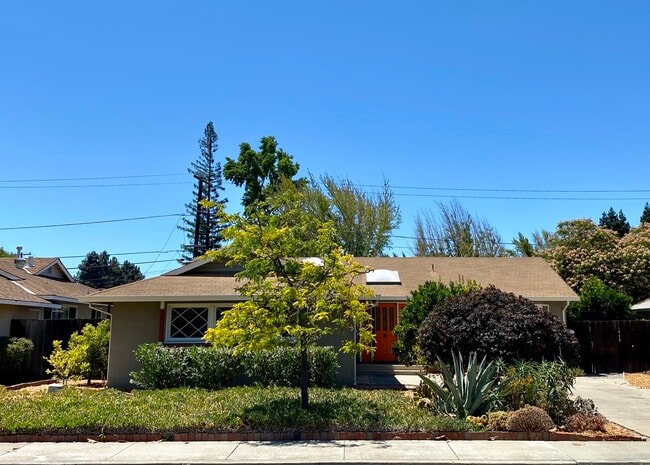 Building Photo - 1646 Bonita Ave
