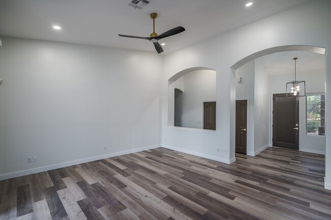 Foto del edificio - Gorgeous Home in Tatum Vista!
