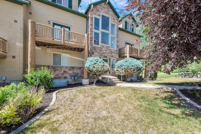 Building Photo - 3605 N Huntsman Path