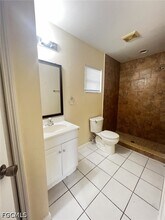 Building Photo - 213 SE 23rd Pl