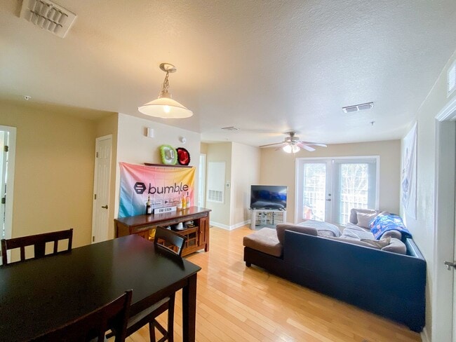 Photo - Oxford Terrace Bedroom Apartment