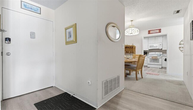 Foto del edificio - 2700 Bayshore Blvd