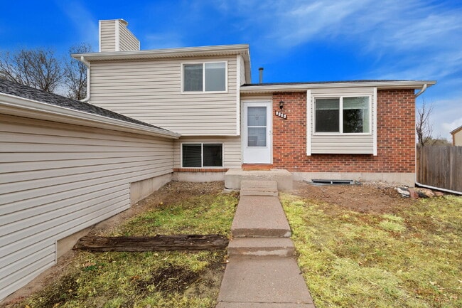 Building Photo - Corner Lot Charmer Near Fort Carson & Pete...