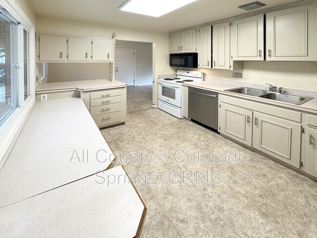 Foto del edificio - 2122 Meyers Ave