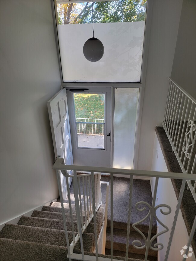 Building Photo - 2085 E Browning Ave