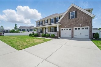 Building Photo - 2211 Orange Root Dr
