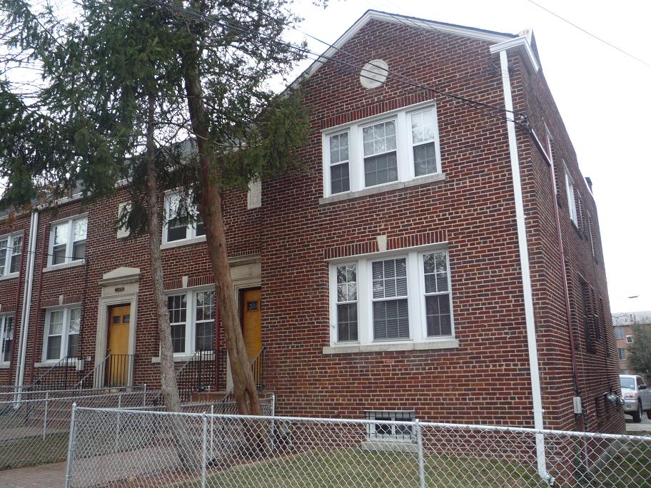 Building Photo - 1809-1811 18th St SE