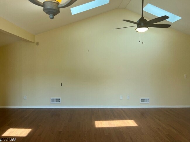 Building Photo - 43 Muller Pl