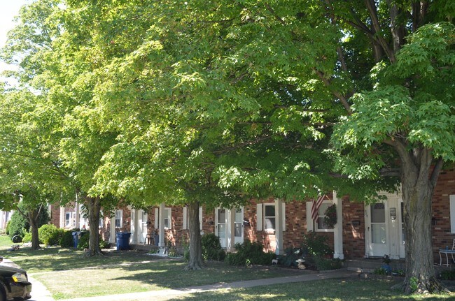 Building Photo - 520 S Shore Ct