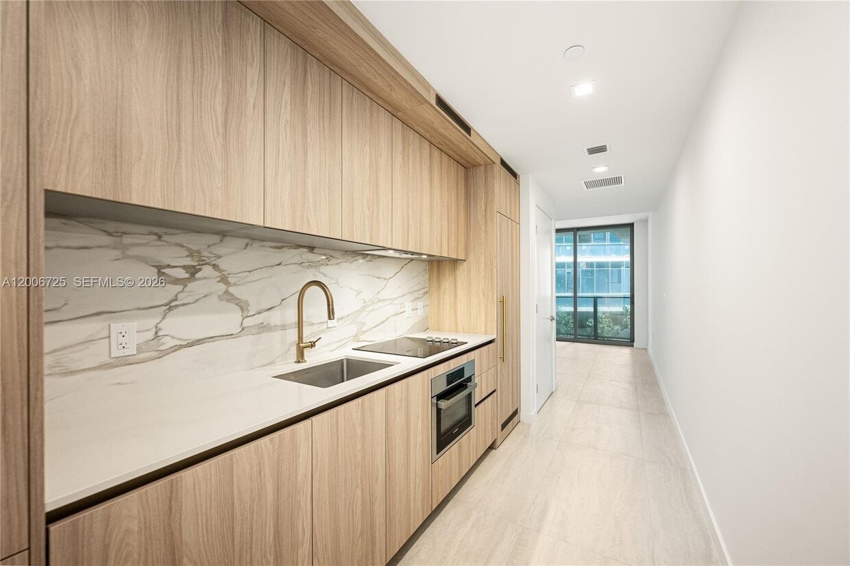 Photo - 77 SE 5th St (Miami, FL)