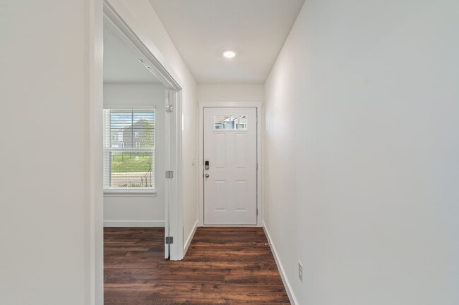 Building Photo - 7650 Belhaven Ln