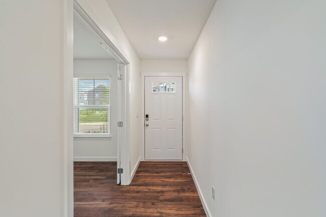 Foto del edificio - 7650 Belhaven Ln
