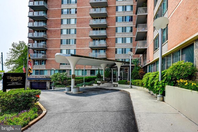 Building Photo - 1 E University Pkwy