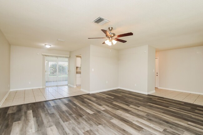Building Photo - 2084 Colony Dr