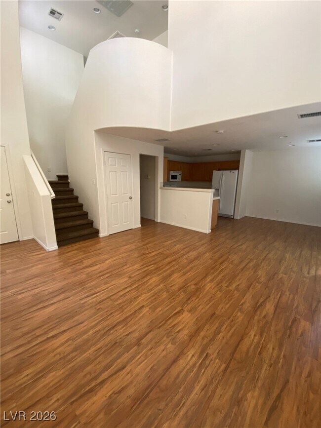 Building Photo - 987 Cantabria Heights Ave