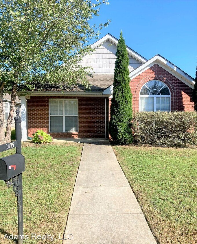 Primary Photo - 3 br, 2 bath House - 2075 Village Lane
