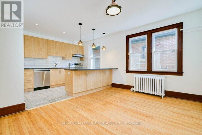 Building Photo - 18 Golfdale Rd