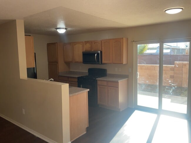 Foto del edificio - 3752 Rancher Loop NE