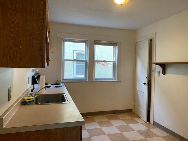 Building Photo - 56 Bower St