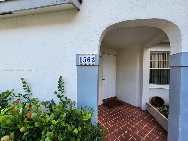 Foto del edificio - 1562 Springside Dr