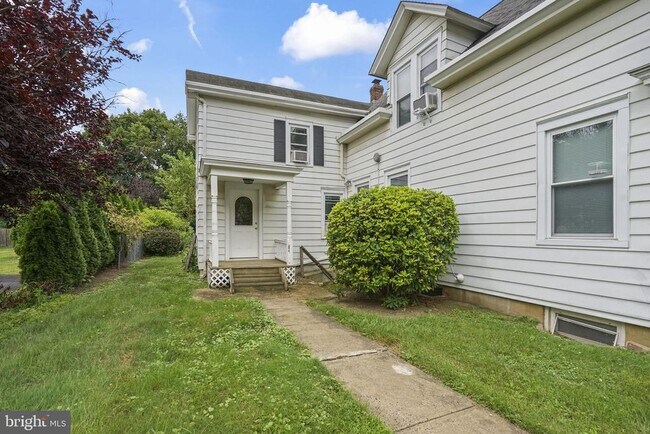 Foto del edificio - 432 Plainsboro Rd