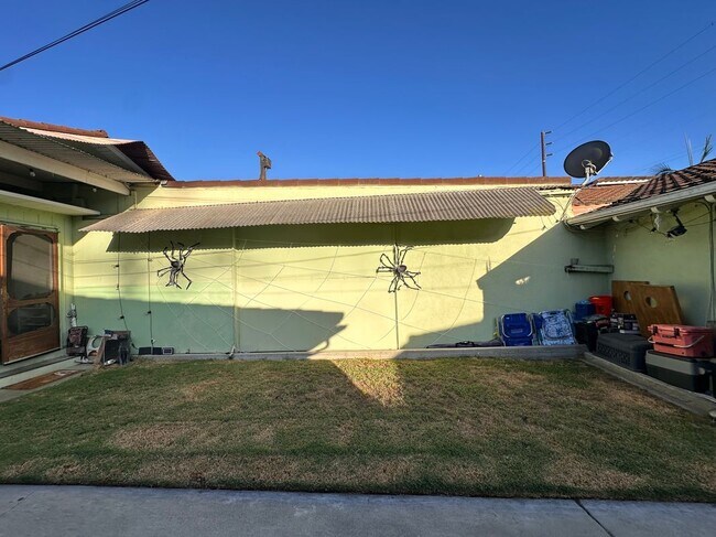 Foto del edificio - 9615 Walnut St