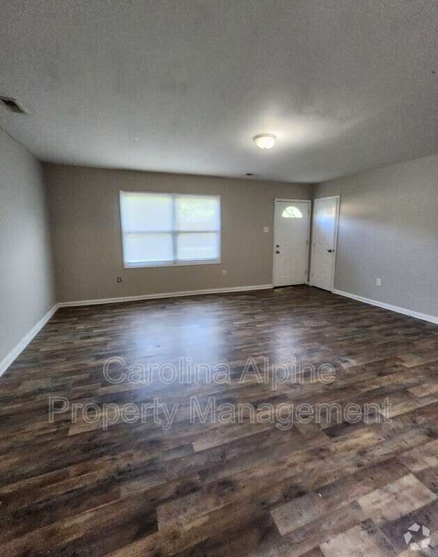 Building Photo - 3621 Somerset Dr