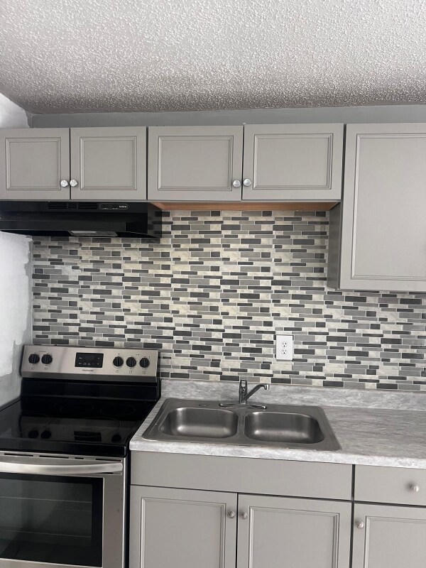 Foto del edificio - 3912 SW 14th St